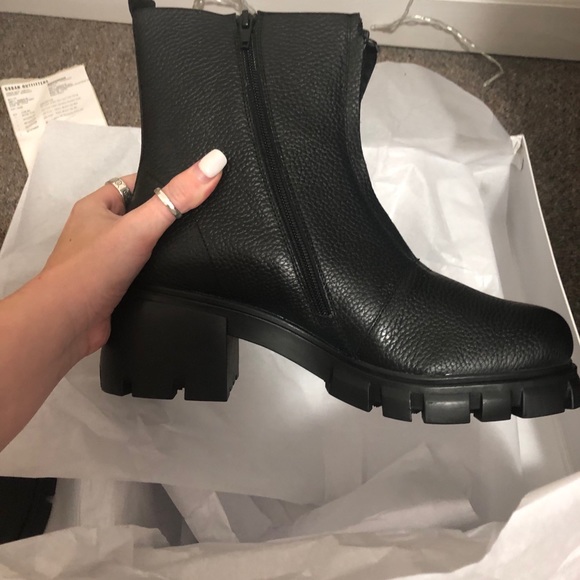 BRAND NEW Steve Madden booties - Picture 2 of 7